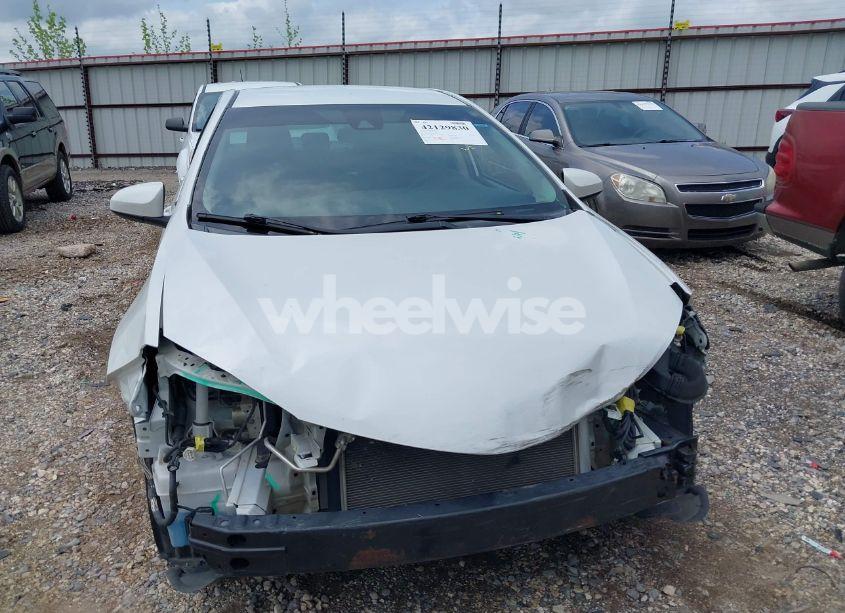 Photo 13 of 2017 Toyota Corolla LE (VIN 5YFBURHE3HP620263)