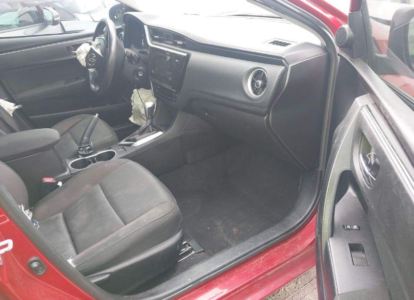 Photo 5 of 2017 Toyota Corolla LE (VIN 5YFBURHE3HP625642)