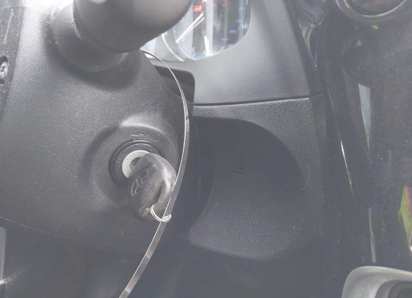 Photo 11 of 2017 Toyota Corolla SE (VIN 5YFBURHE3HP631263)