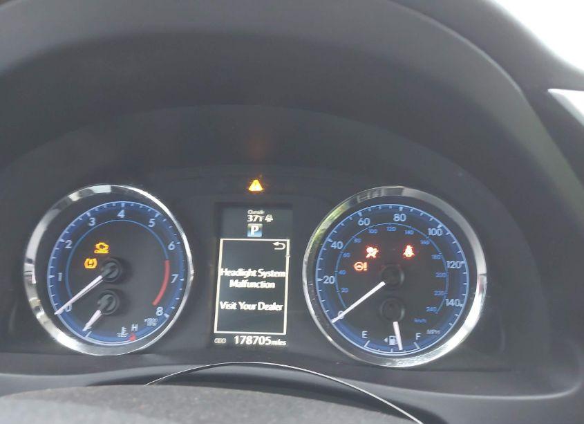 Photo 16 of 2017 Toyota Corolla SE (VIN 5YFBURHE3HP631263)