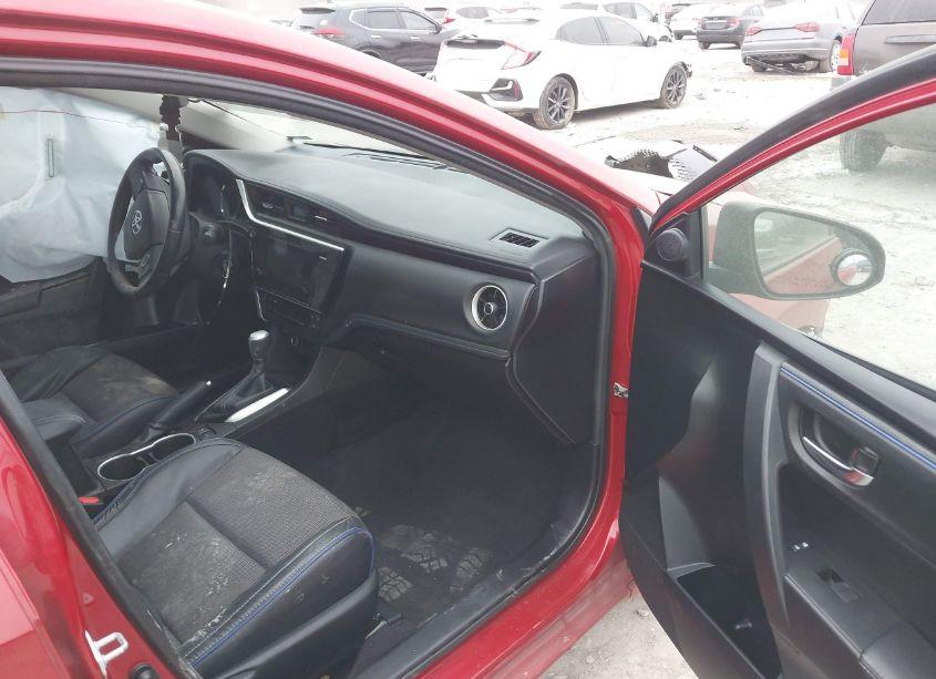 Photo 5 of 2017 Toyota Corolla SE (VIN 5YFBURHE3HP631263)