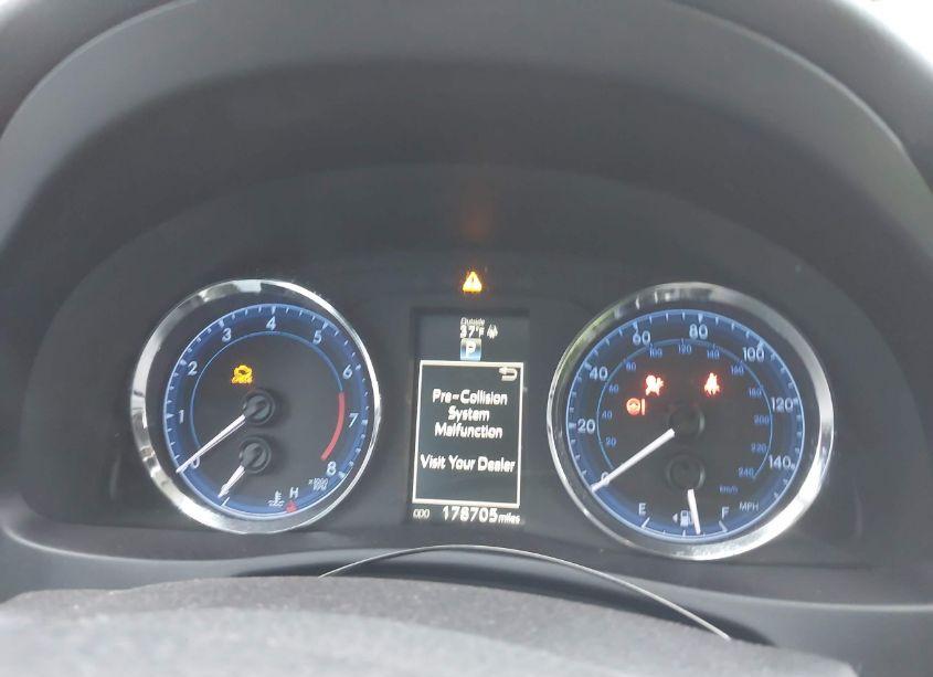 Photo 7 of 2017 Toyota Corolla SE (VIN 5YFBURHE3HP631263)