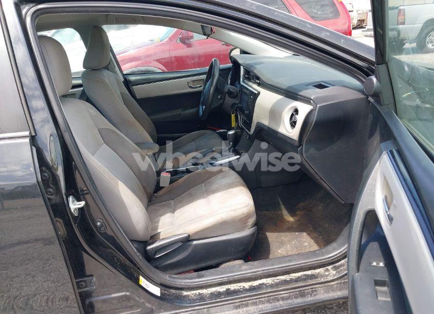 Photo 5 of 2017 Toyota Corolla LE (VIN 5YFBURHE3HP639959)