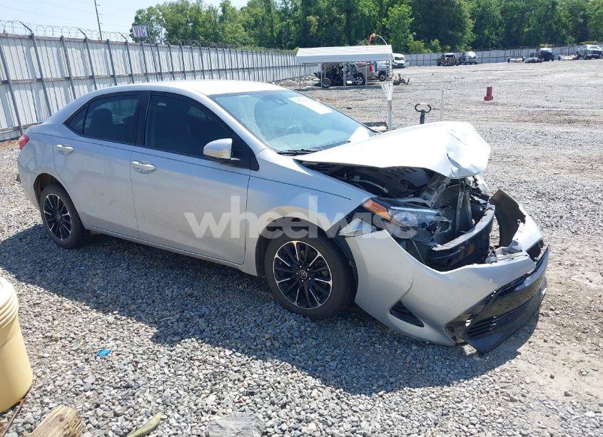 2017 Toyota Corolla LE (VIN 5YFBURHE3HP649603) main photo