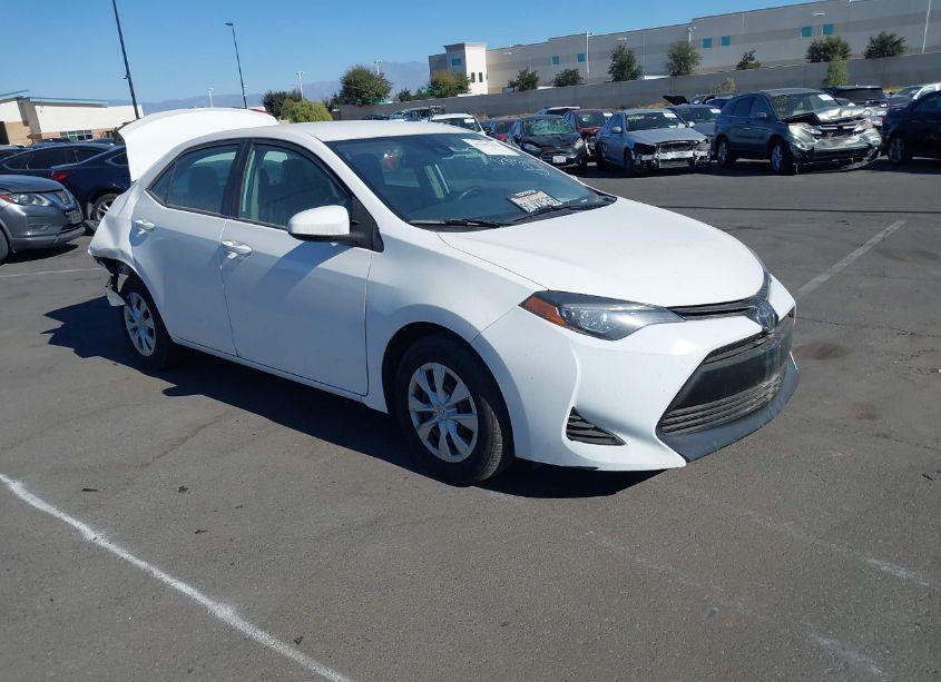 2017 Toyota Corolla L (VIN 5YFBURHE3HP657541) main photo