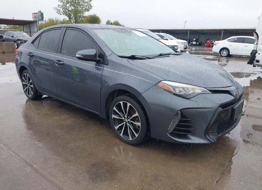 2017 Toyota Corolla SE (VIN 5YFBURHE3HP663789) main photo