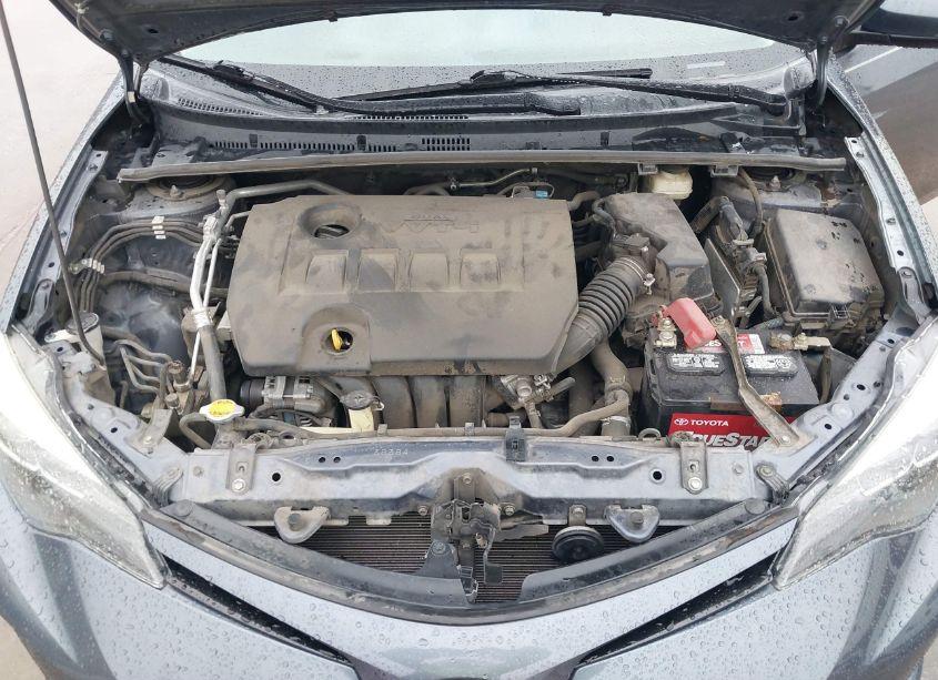 Photo 10 of 2017 Toyota Corolla SE (VIN 5YFBURHE3HP663789)