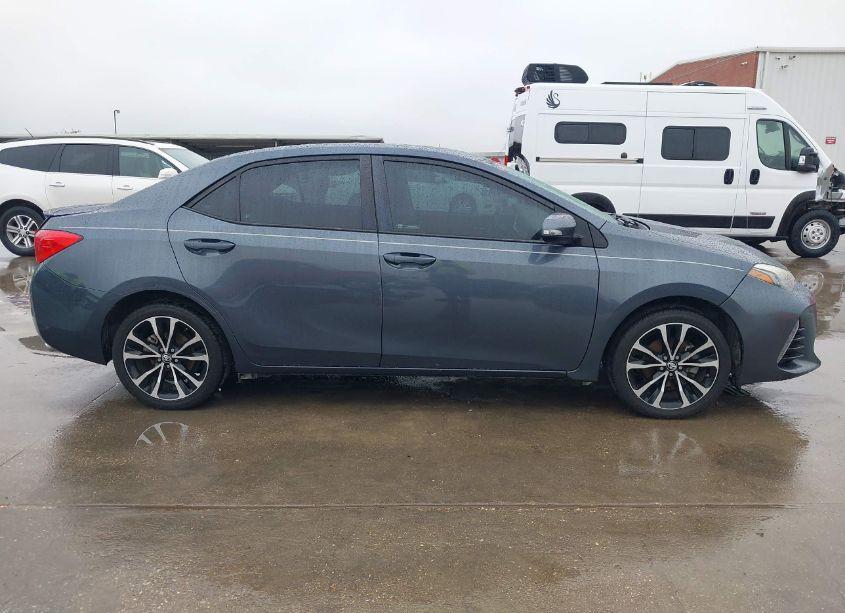 Photo 13 of 2017 Toyota Corolla SE (VIN 5YFBURHE3HP663789)