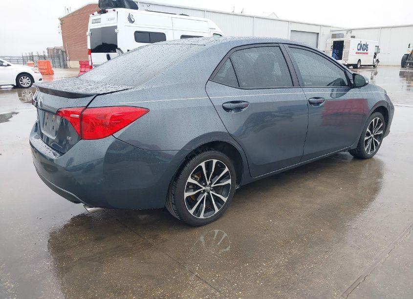 Photo 4 of 2017 Toyota Corolla SE (VIN 5YFBURHE3HP663789)