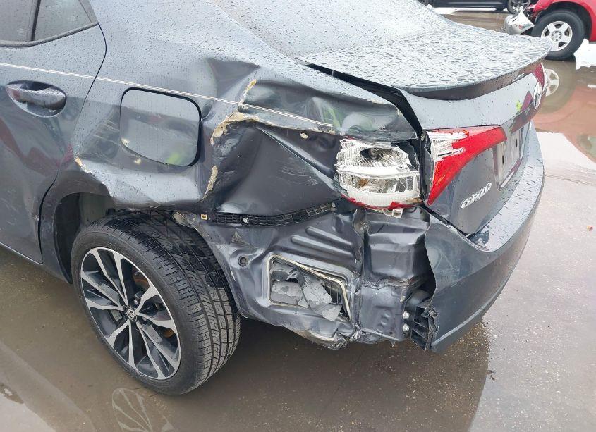 Photo 6 of 2017 Toyota Corolla SE (VIN 5YFBURHE3HP663789)