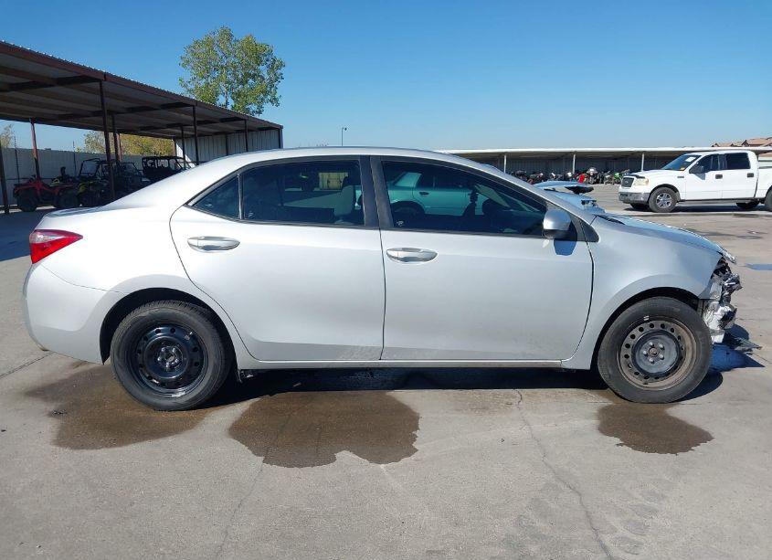 Photo 13 of 2017 Toyota Corolla LE (VIN 5YFBURHE3HP686442)