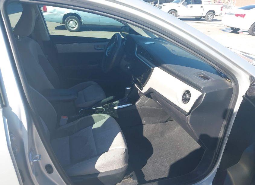 Photo 5 of 2017 Toyota Corolla LE (VIN 5YFBURHE3HP686442)