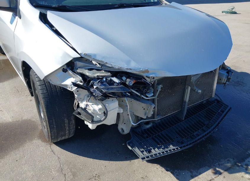 Photo 6 of 2017 Toyota Corolla LE (VIN 5YFBURHE3HP686442)