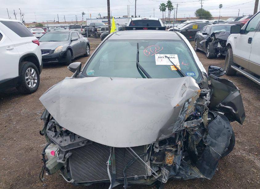 Photo 12 of 2017 Toyota Corolla SE (VIN 5YFBURHE3HP694685)