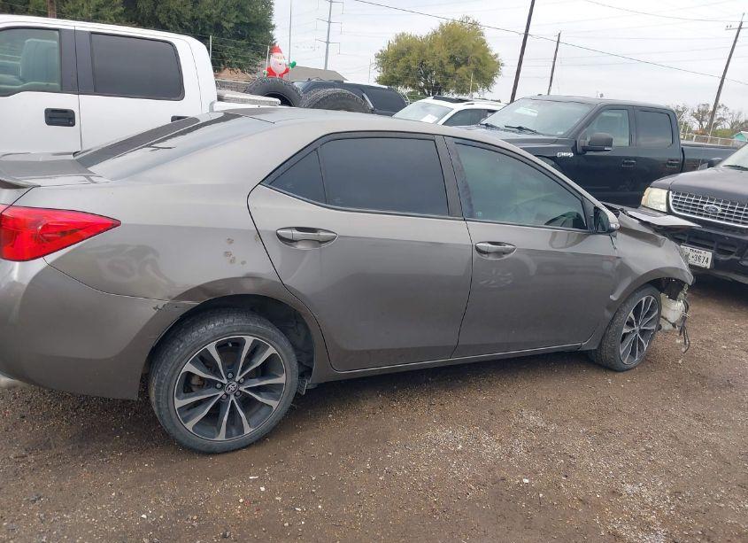 Photo 13 of 2017 Toyota Corolla SE (VIN 5YFBURHE3HP694685)