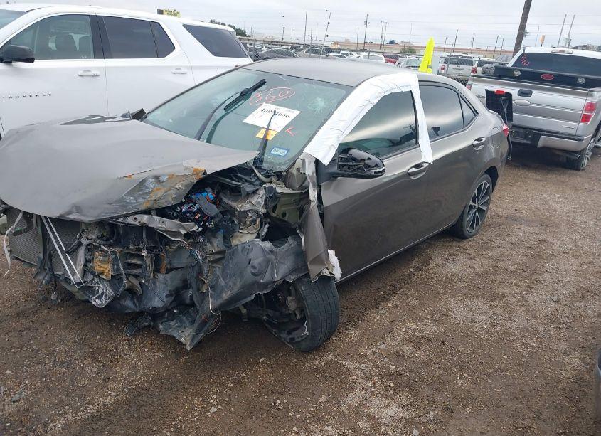 Photo 2 of 2017 Toyota Corolla SE (VIN 5YFBURHE3HP694685)