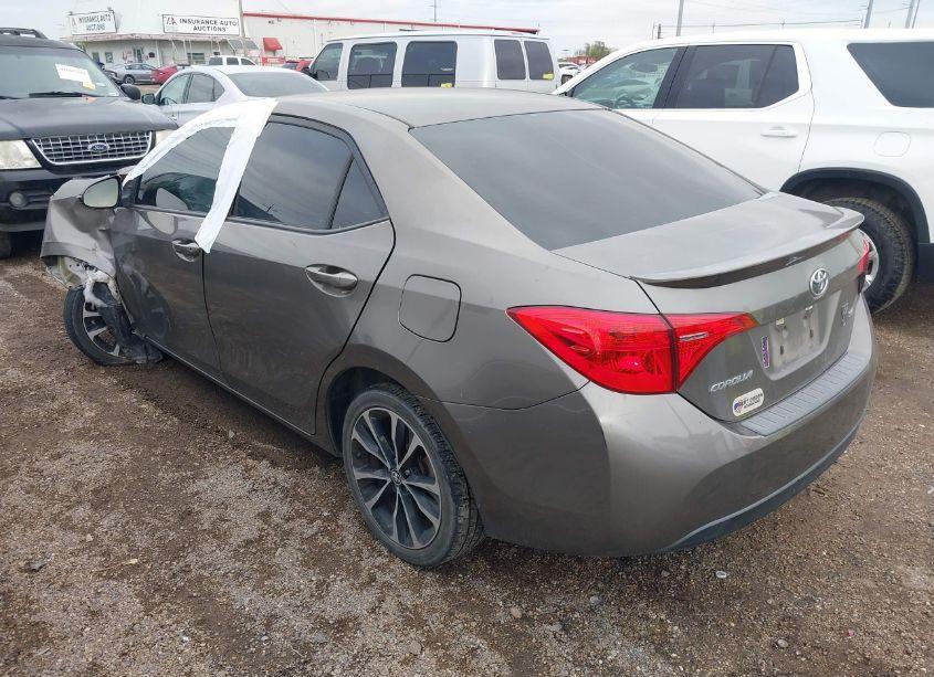 Photo 3 of 2017 Toyota Corolla SE (VIN 5YFBURHE3HP694685)