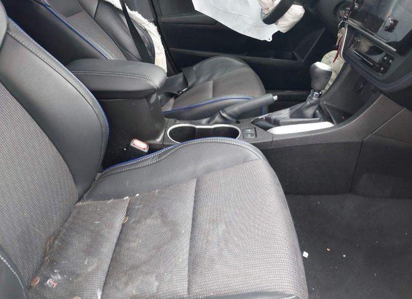 Photo 5 of 2017 Toyota Corolla SE (VIN 5YFBURHE3HP694685)