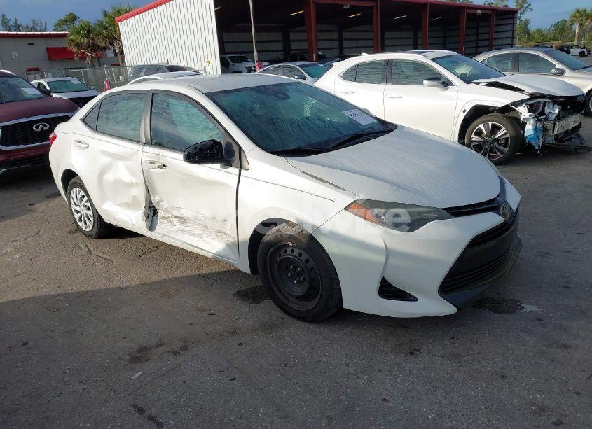 2017 Toyota Corolla LE (VIN 5YFBURHE3HP709833) main photo