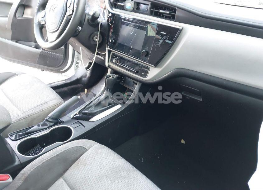 Photo 5 of 2017 Toyota Corolla LE (VIN 5YFBURHE3HP709833)