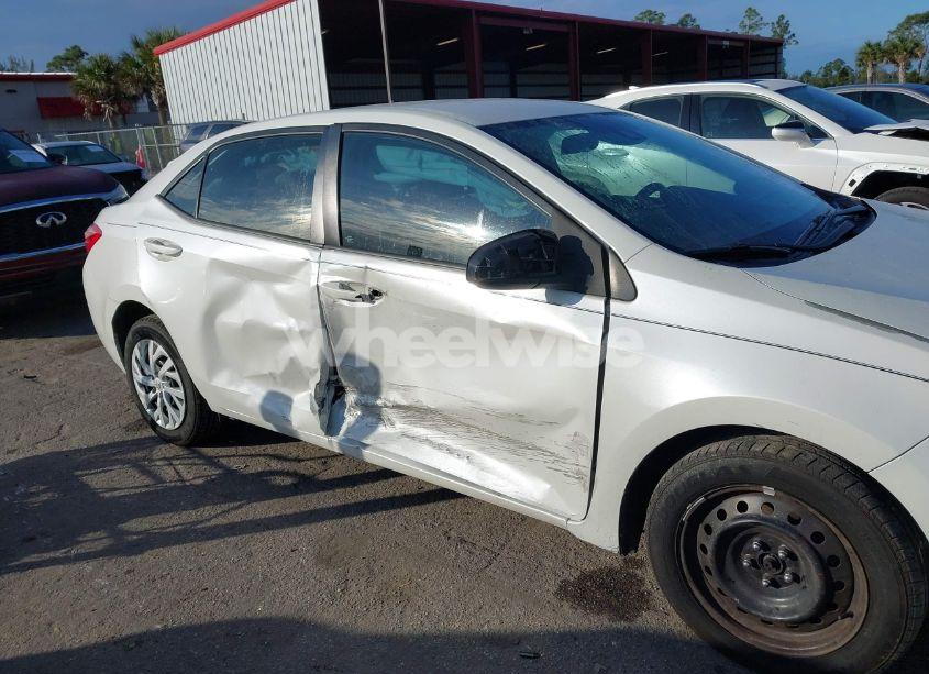 Photo 6 of 2017 Toyota Corolla LE (VIN 5YFBURHE3HP709833)