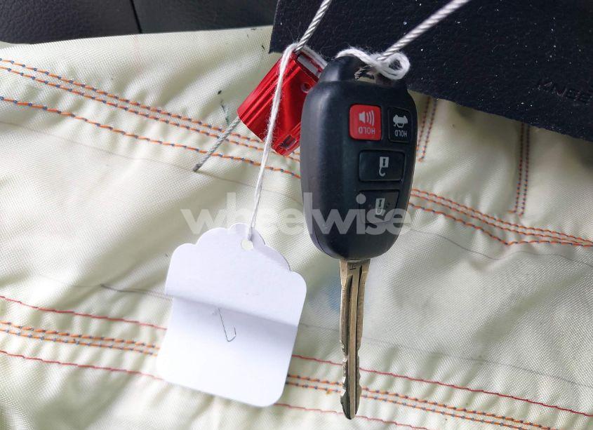 Photo 11 of 2017 Toyota Corolla LE (VIN 5YFBURHE3HP714076)