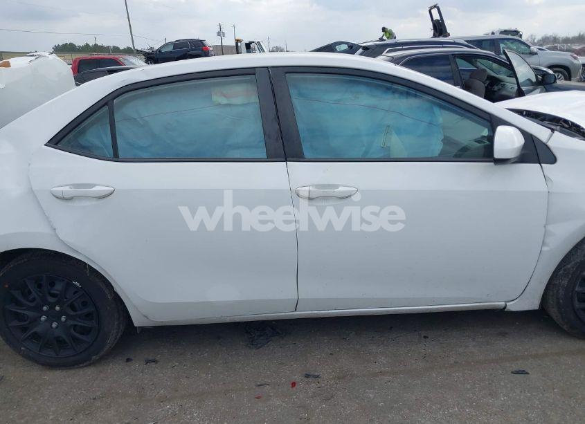 Photo 13 of 2017 Toyota Corolla LE (VIN 5YFBURHE3HP714076)