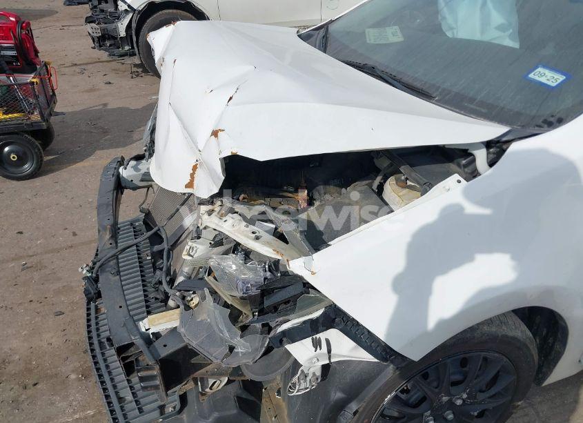 Photo 6 of 2017 Toyota Corolla LE (VIN 5YFBURHE3HP714076)