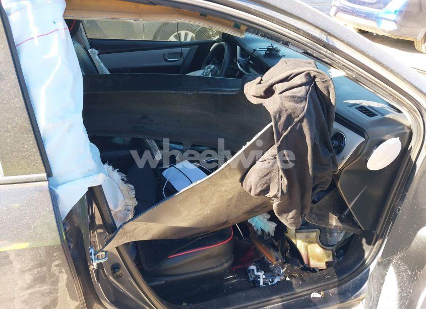 Photo 5 of 2017 Toyota Corolla LE (VIN 5YFBURHE3HP722064)