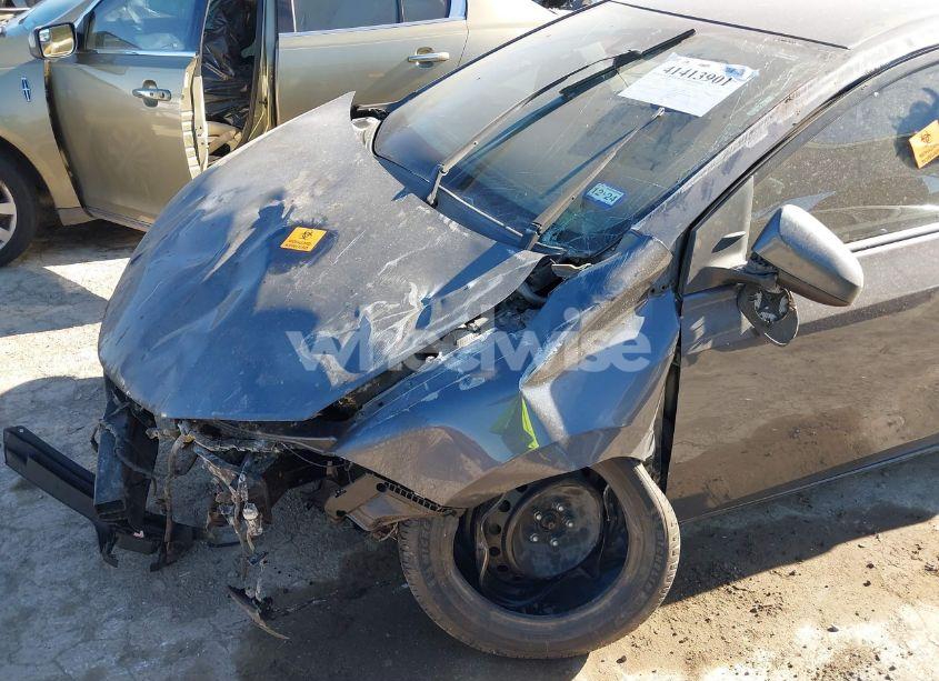 Photo 6 of 2017 Toyota Corolla LE (VIN 5YFBURHE3HP722064)