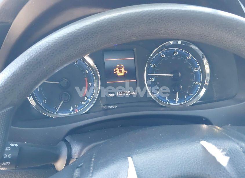 Photo 7 of 2017 Toyota Corolla LE (VIN 5YFBURHE3HP722064)