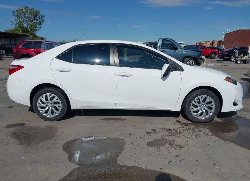 Photo 14 of 2017 Toyota Corolla LE (VIN 5YFBURHE3HP731945)