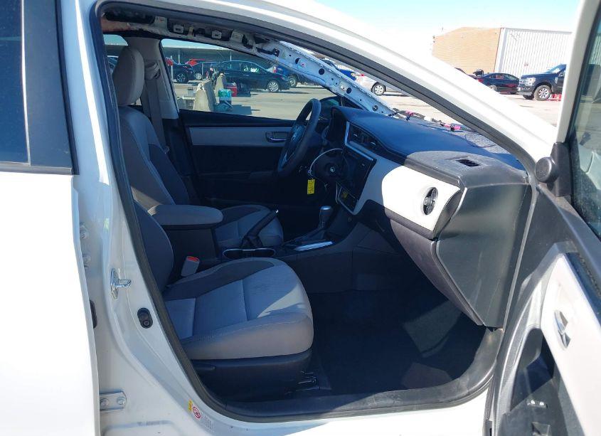 Photo 5 of 2017 Toyota Corolla LE (VIN 5YFBURHE3HP731945)