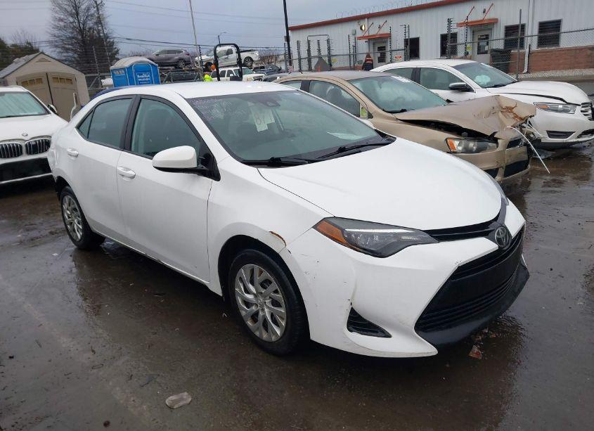 2017 Toyota Corolla LE (VIN 5YFBURHE3HP733307) main photo