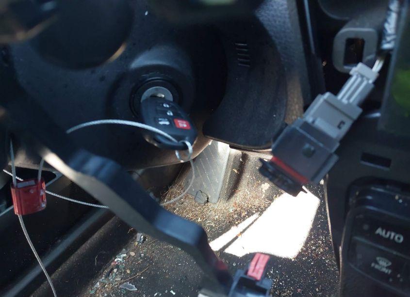 Photo 11 of 2018 Toyota Corolla LE (VIN 5YFBURHE3JP738612)