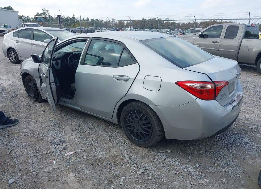 Photo 3 of 2018 Toyota Corolla LE (VIN 5YFBURHE3JP738612)