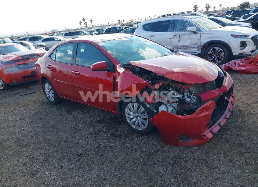 2018 Toyota Corolla LE (VIN 5YFBURHE3JP746418) main photo