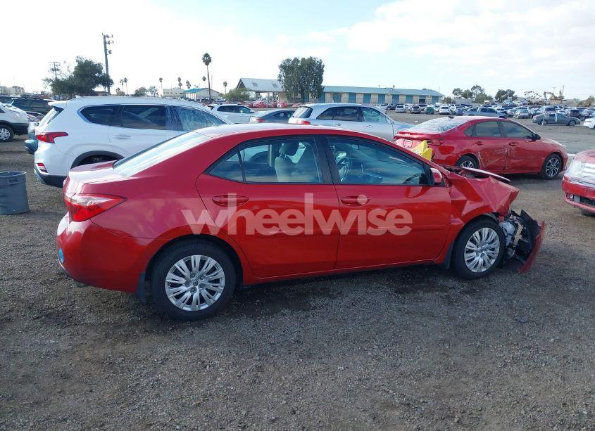 Photo 13 of 2018 Toyota Corolla LE (VIN 5YFBURHE3JP746418)