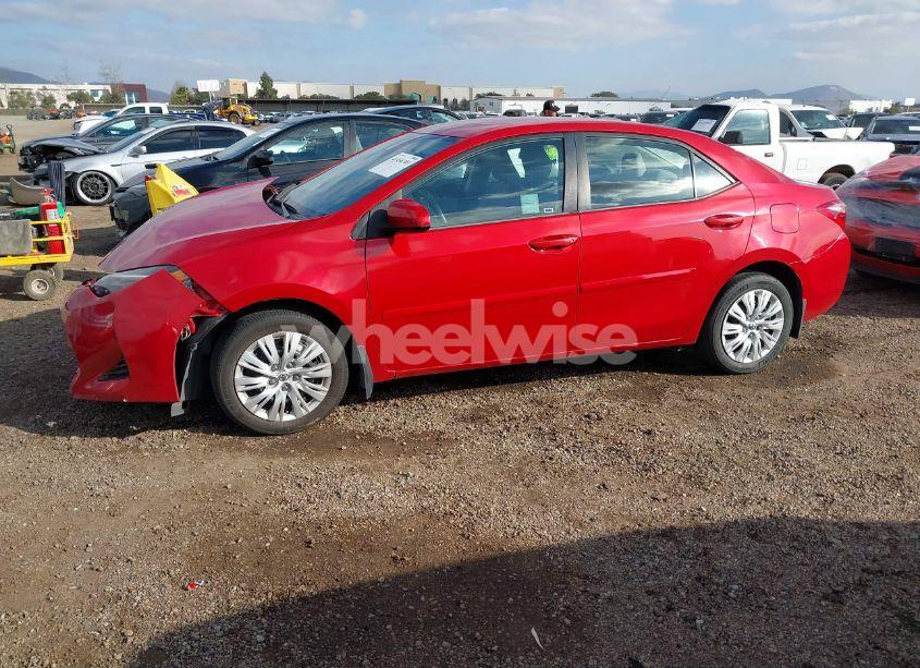 Photo 14 of 2018 Toyota Corolla LE (VIN 5YFBURHE3JP746418)