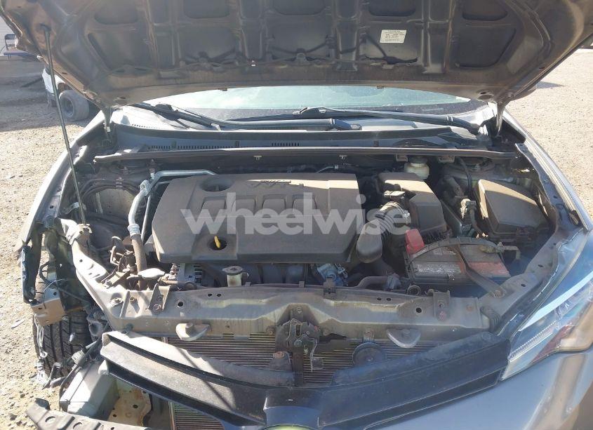 Photo 10 of 2018 Toyota Corolla LE (VIN 5YFBURHE3JP763090)