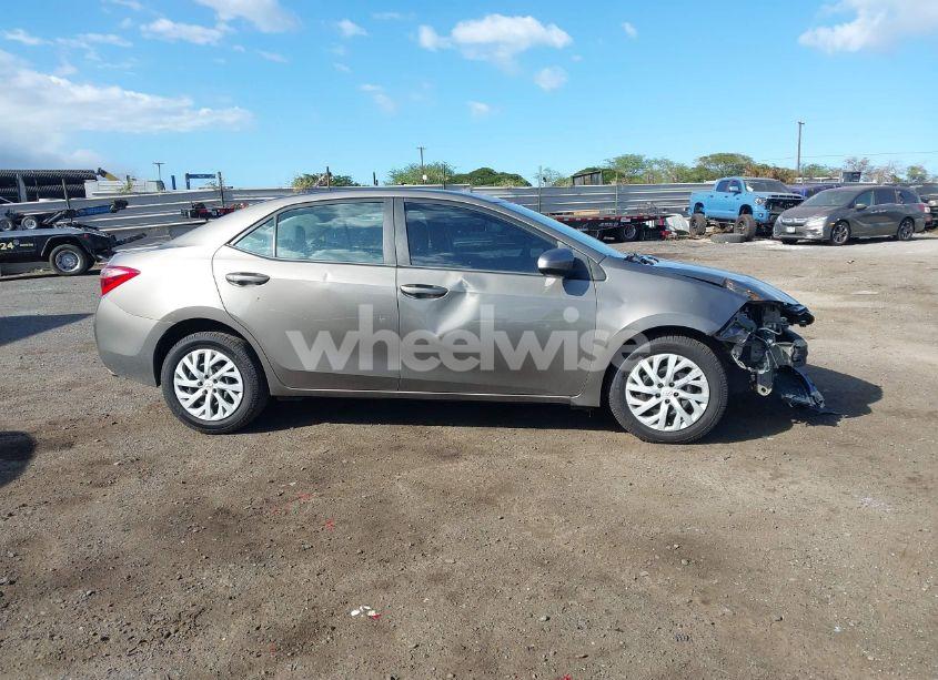 Photo 13 of 2018 Toyota Corolla LE (VIN 5YFBURHE3JP763090)