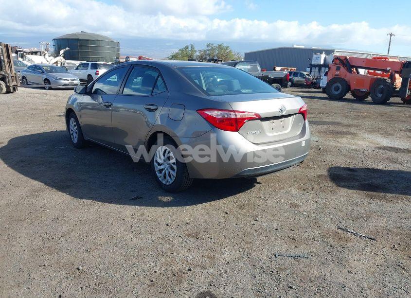 Photo 3 of 2018 Toyota Corolla LE (VIN 5YFBURHE3JP763090)