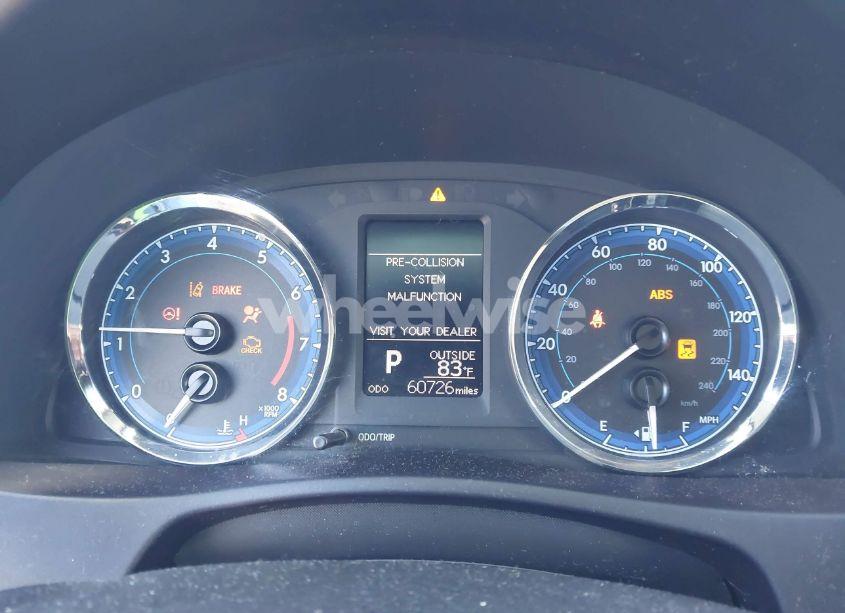 Photo 7 of 2018 Toyota Corolla LE (VIN 5YFBURHE3JP763090)