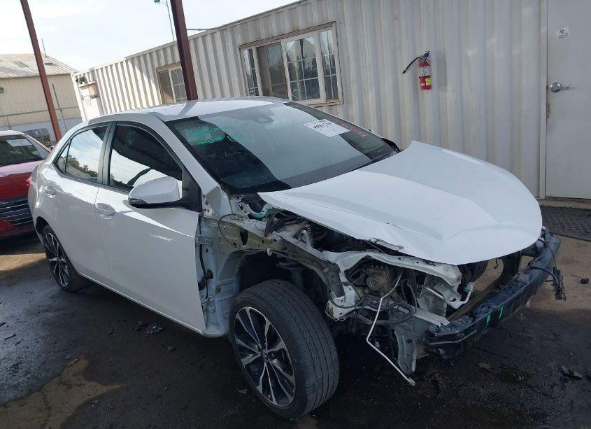 Photo 14 of 2018 Toyota Corolla SE (VIN 5YFBURHE3JP765096)