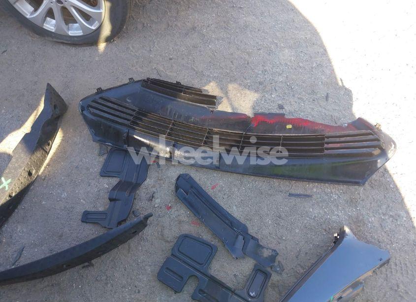 Photo 12 of 2018 Toyota Corolla L (VIN 5YFBURHE3JP775448)