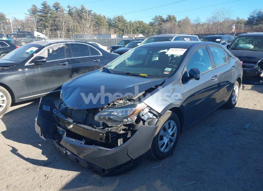 Photo 2 of 2018 Toyota Corolla L (VIN 5YFBURHE3JP775448)