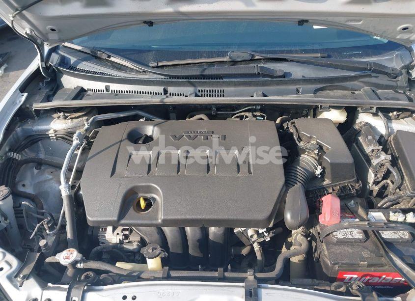 Photo 10 of 2018 Toyota Corolla LE (VIN 5YFBURHE3JP781685)