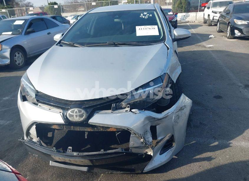 Photo 12 of 2018 Toyota Corolla LE (VIN 5YFBURHE3JP781685)
