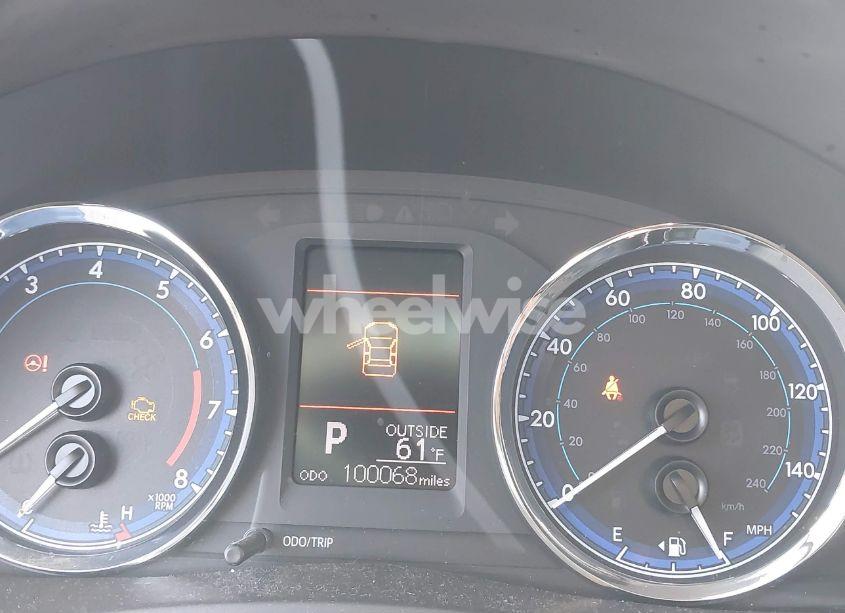 Photo 15 of 2018 Toyota Corolla LE (VIN 5YFBURHE3JP781685)