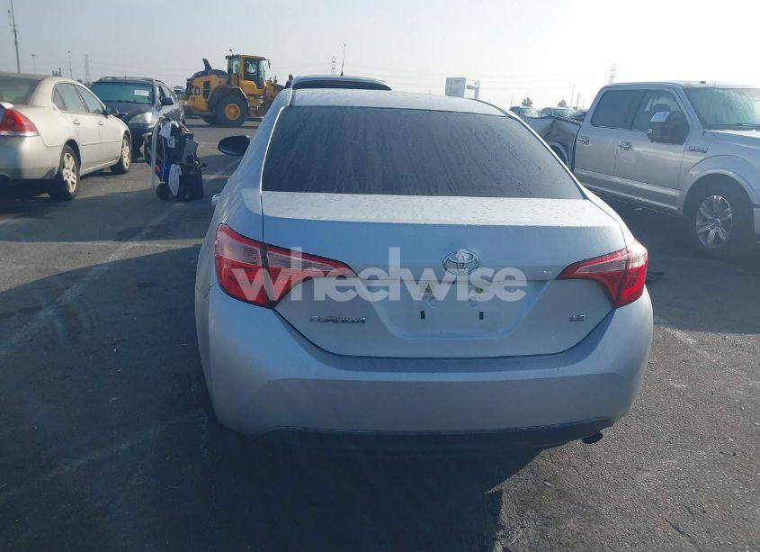 Photo 16 of 2018 Toyota Corolla LE (VIN 5YFBURHE3JP781685)